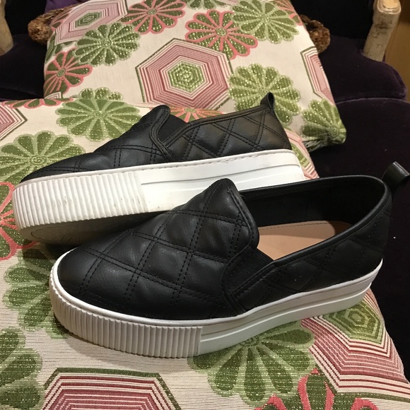 14th & Union black platform vegan sneakers - Picture 3 of 5